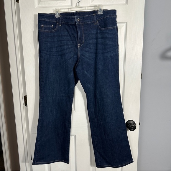 Old Navy Plus jeans, size 20, slight boot, med. dark wash, denim, casual - Picture 1 of 11